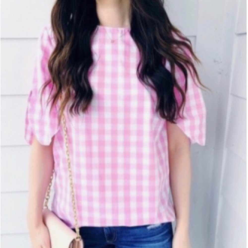 Banana republic Pink & white gingham shirt adjustable sleeves. EUC. Size small.
